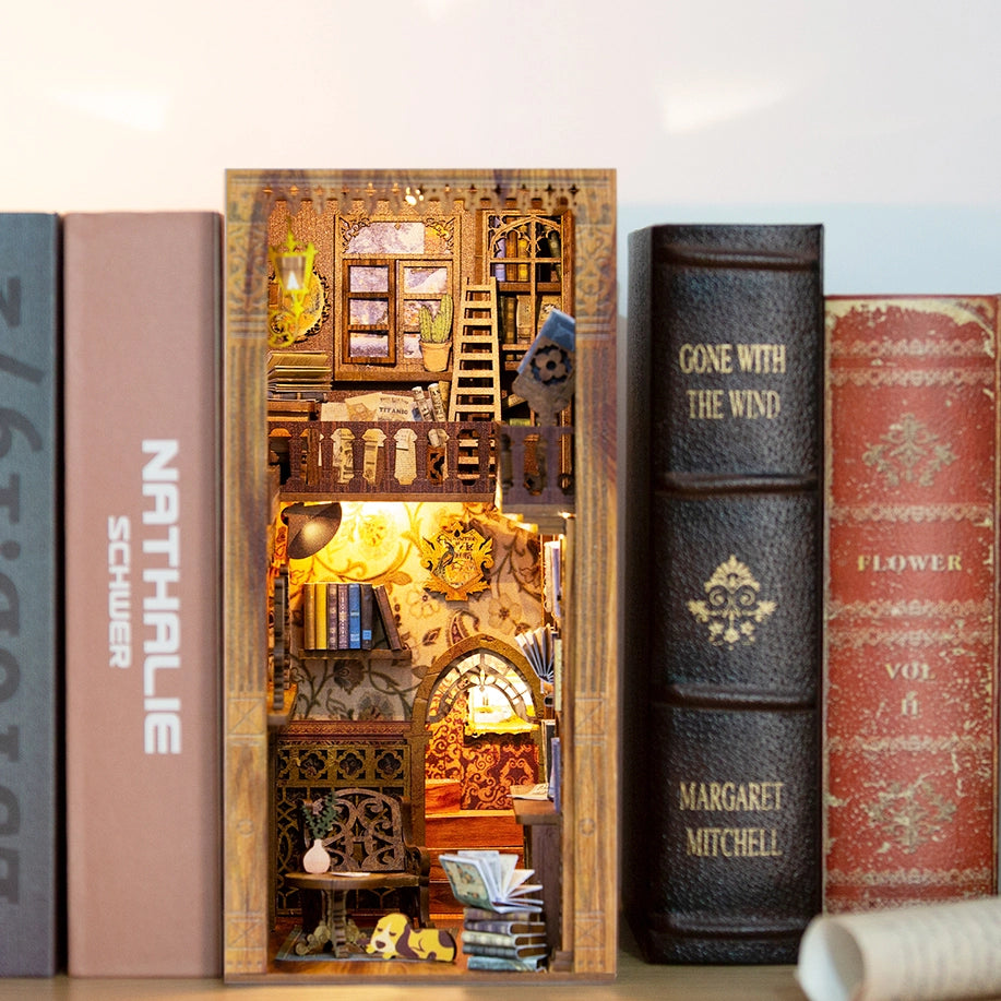 DIY Book Nook Kit: Eternal Bookstore