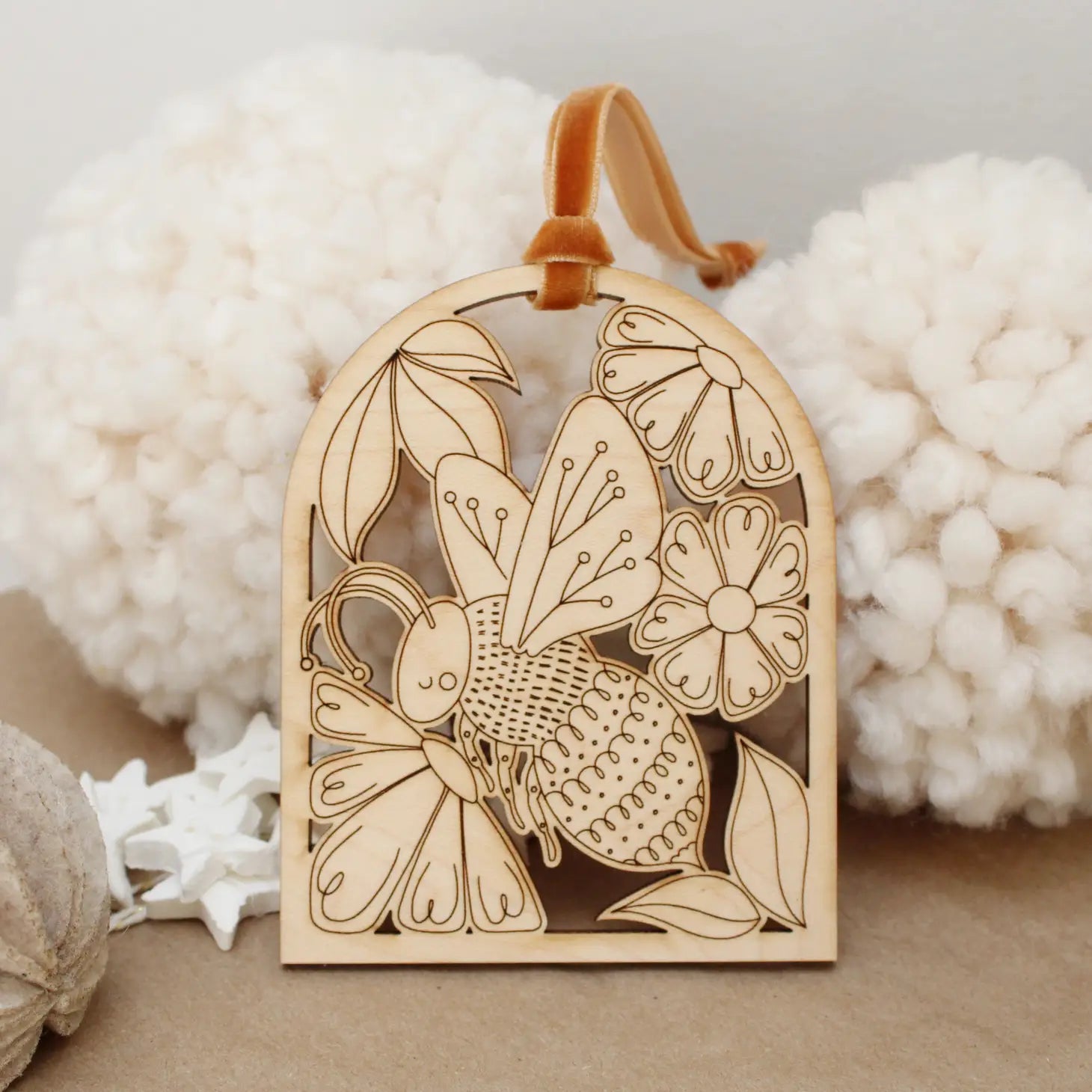 Bee Wooden Arch Ornament