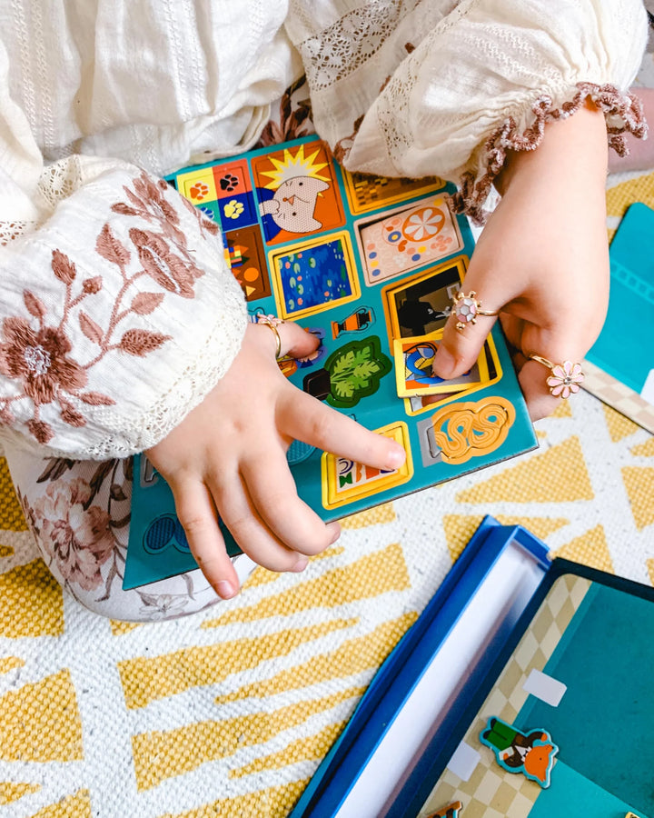 Magnetic Play Scene: My Museum