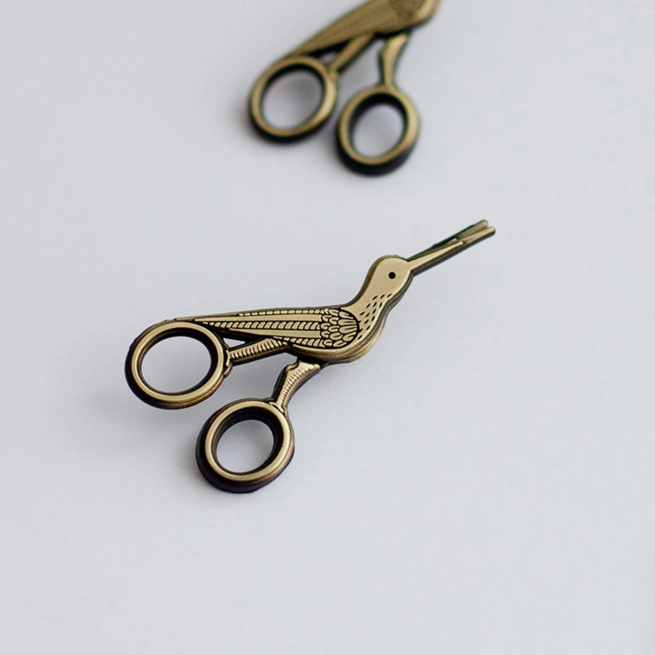 Embroidery Crane Interactive Scissors Enamel Pin