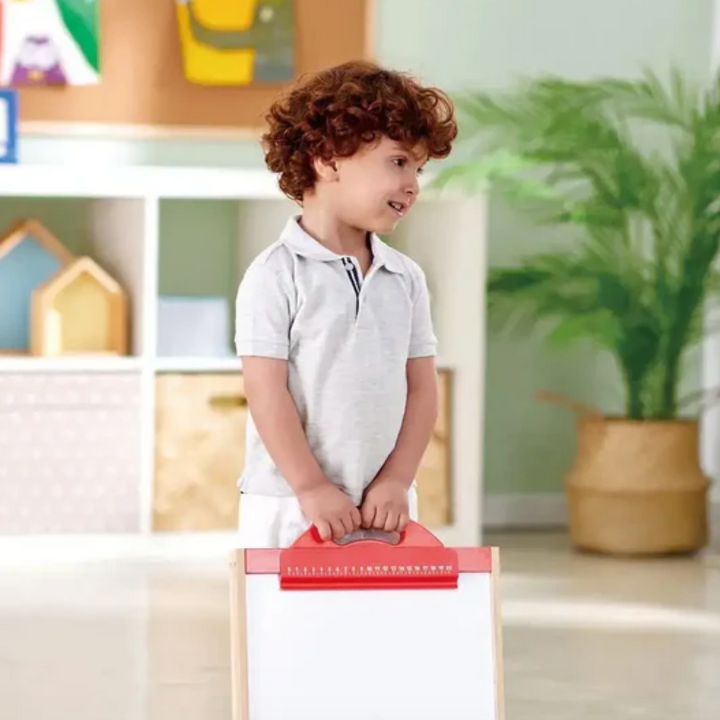 Store & Go Easel