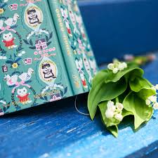Hobonichi Techo 2027 Weeks Yumi Kitagishi: White Cat Wallpaper