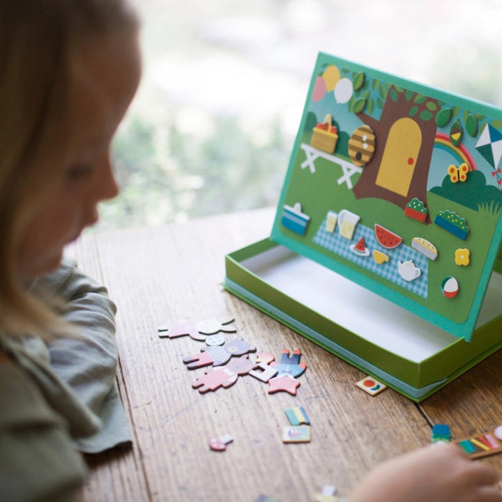 Magnetic Play Scene: Treehouse Party