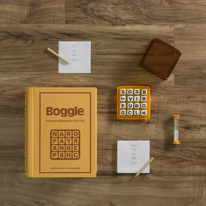 Boggle Vintage Bookshelf Edition